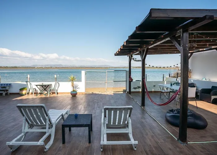 Faro Beach Life Hostel