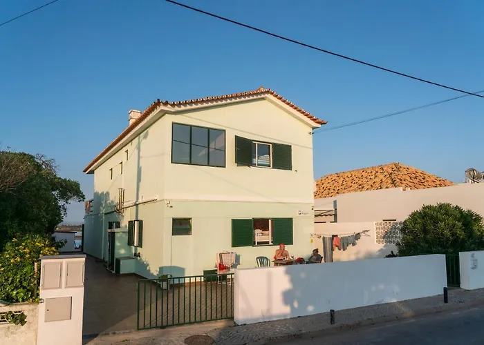 Faro Beach Life Hostel